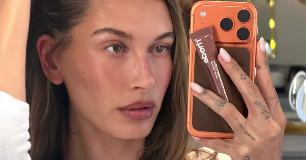 The ’90s Lob Is Summer’s Most Wanted Haircut—Here’s How to Ask for It