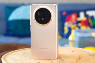 Honor Magic V6 Foldable Lands in Europe With Thin Body and Big Battery Ambitions