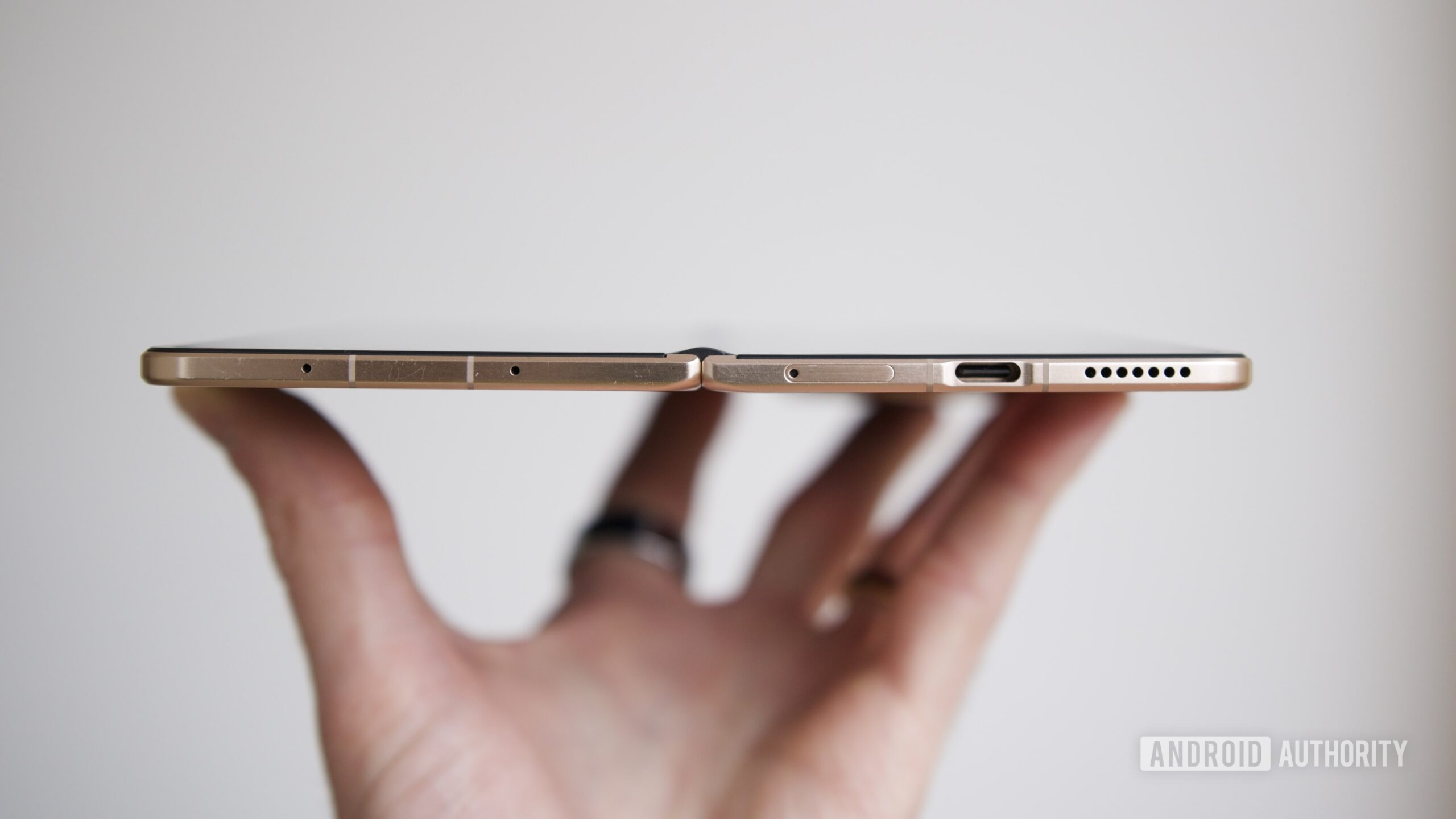 Honor Magic V6: Ultra-Slim Foldable Takes Aim at Galaxy Z Fold Ultra