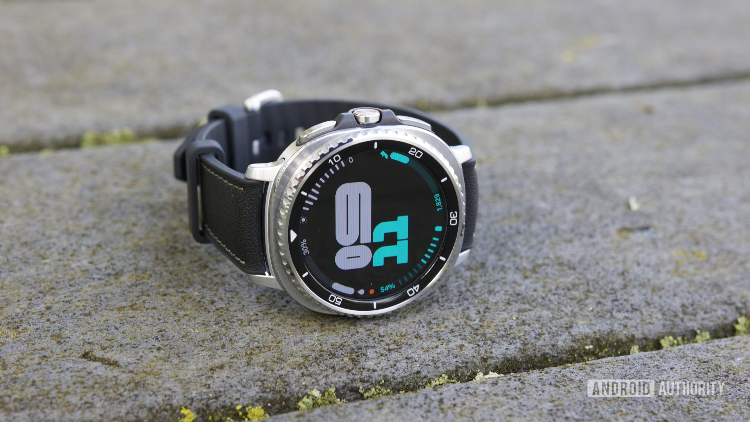 Samsung Galaxy Watch 8 LTE Deal Beats Bluetooth on Amazon