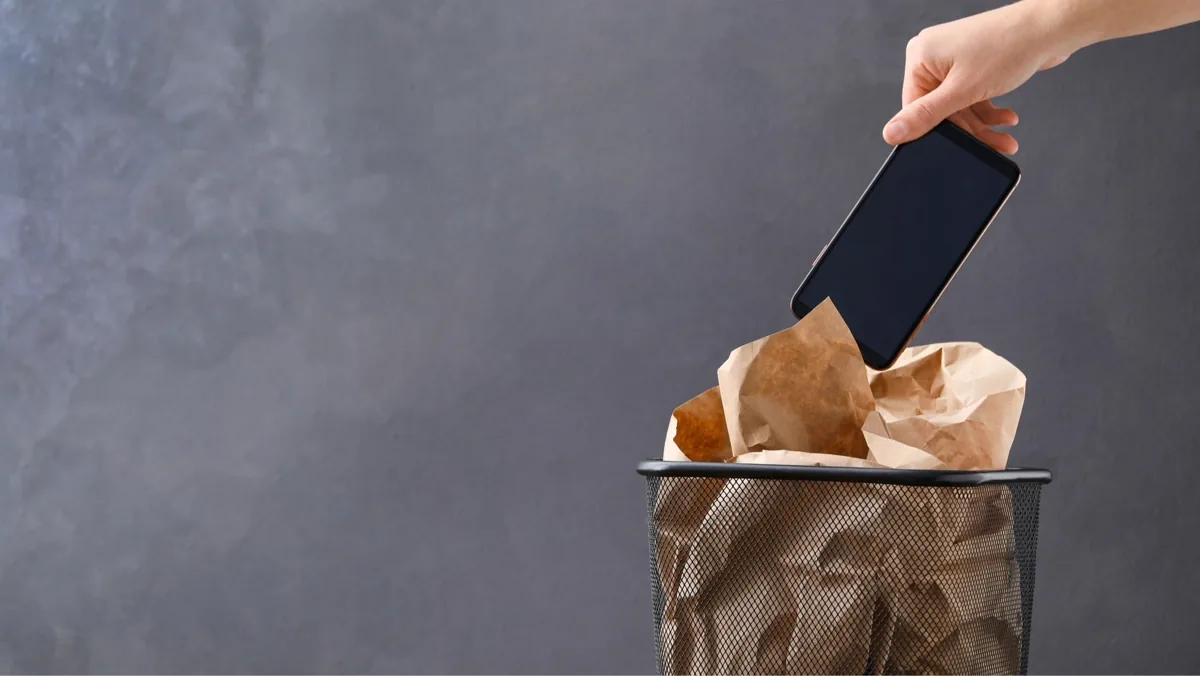 Flagship Phones Are Getting Worse Even As Prices Rise