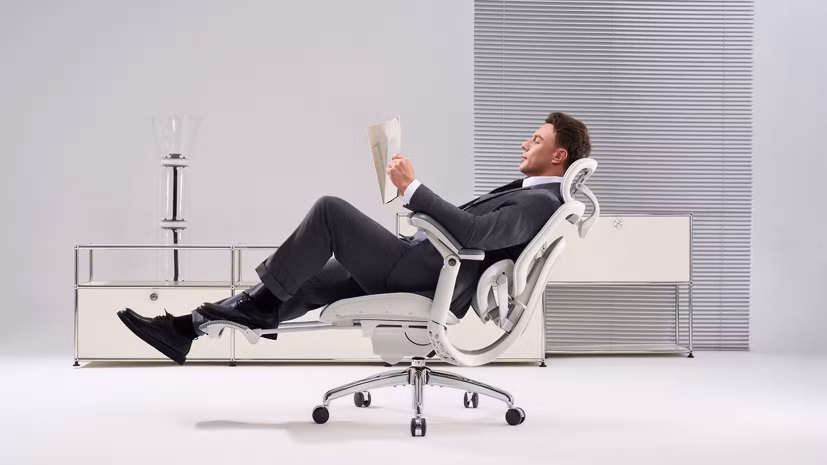 Ergonomic Office Chairs: How to Choose the Right One for Long Screen Days