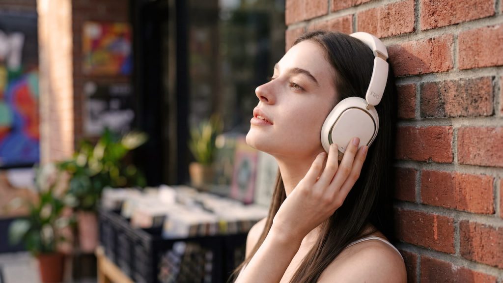 FiiO EH13 vs Redmi Over‑Ear: The Best Budget ANC for Commuters