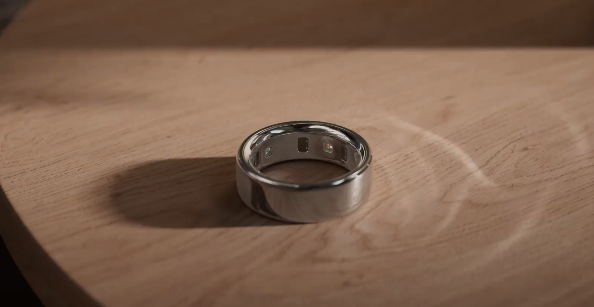 Smart Rings vs Smartwatches: Why Oura Ring 5 Leads Health Tracking