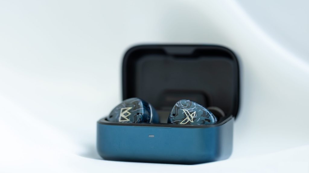 Noble Osprey vs. FiiO LINK TWS: Budget Audiophile Earbuds Compared