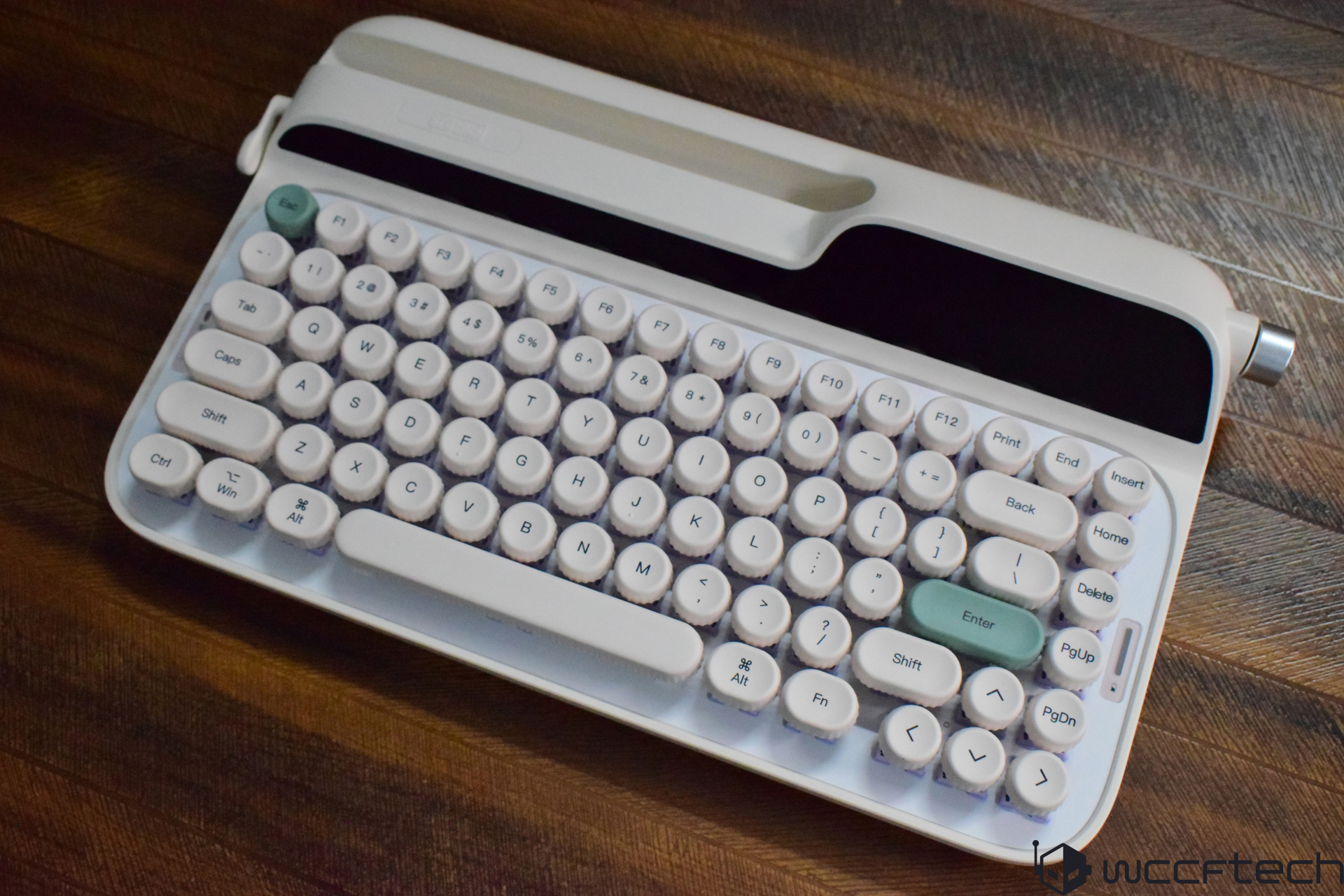 Epomaker Glyph Dual Display Keyboard Review: Retro Typewriter Aesthetics Meet Modern Features at loading=