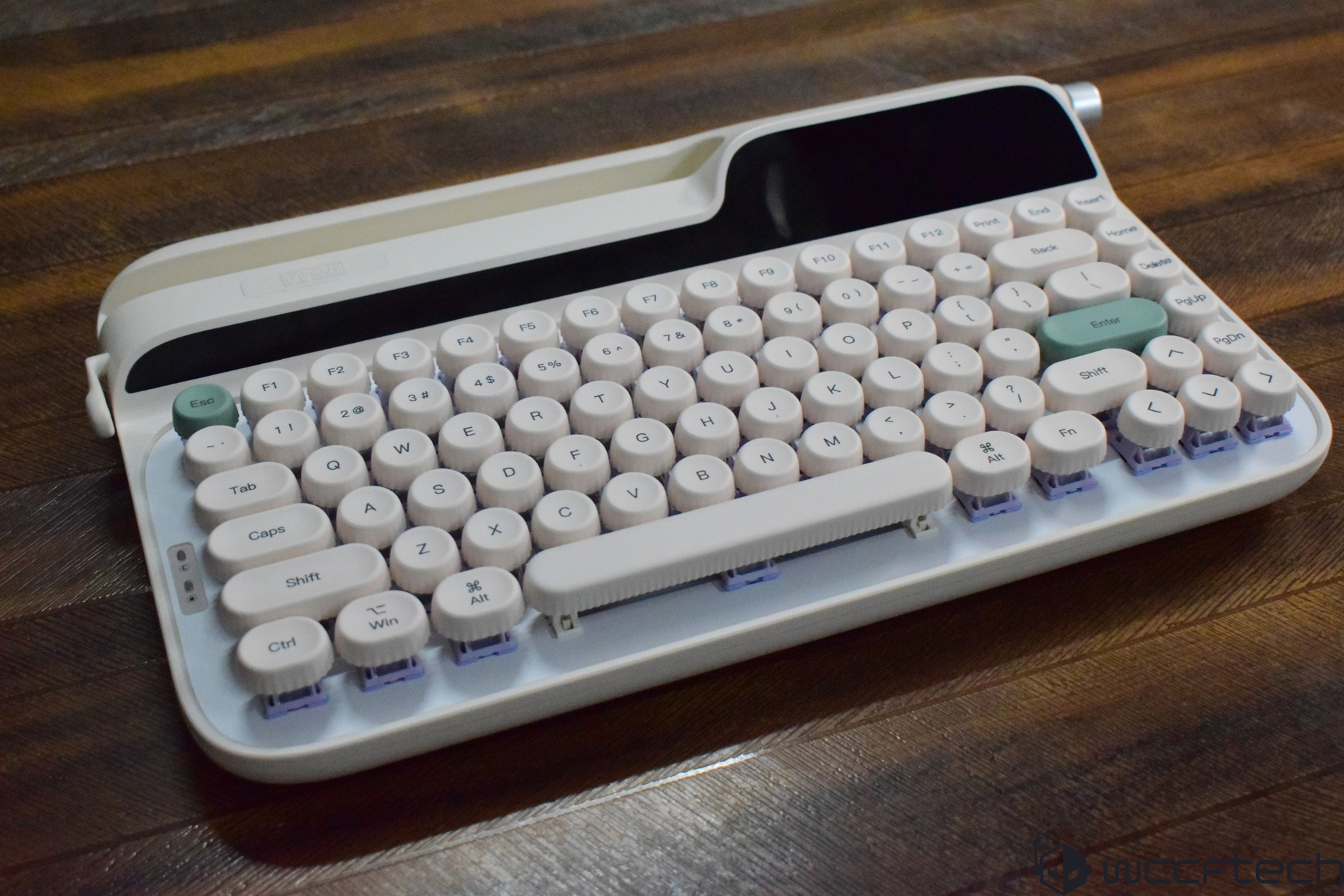 Epomaker Glyph Review: Retro Typewriter Style Meets Modern Tech