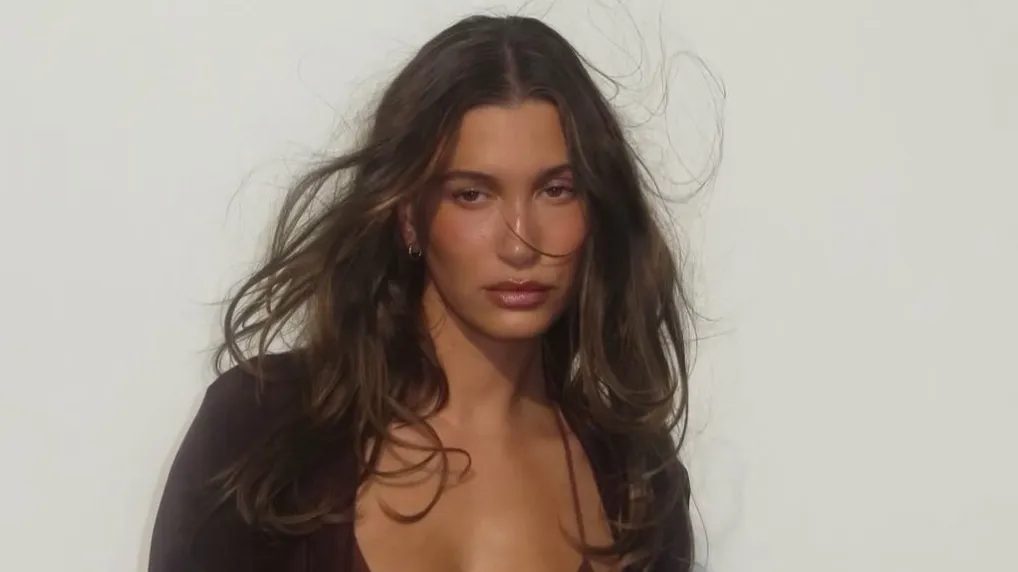 Mocha Hair, Cinnamon Gloss and Microlights: The Summer Color Shift