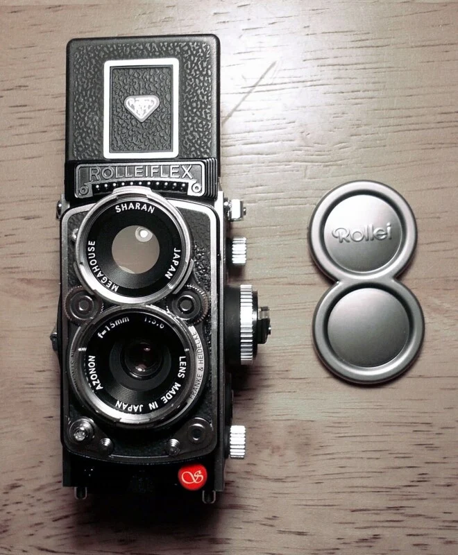 The Compact Camera Renaissance: Why Photographers Are Slowing Down Again