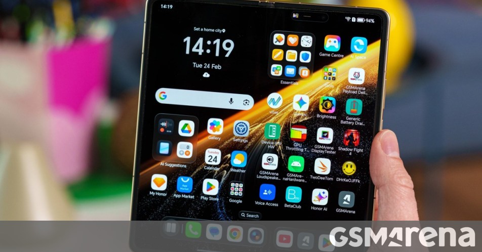 Honor’s Wide Foldable Takes Direct Aim at Samsung’s Z Fold