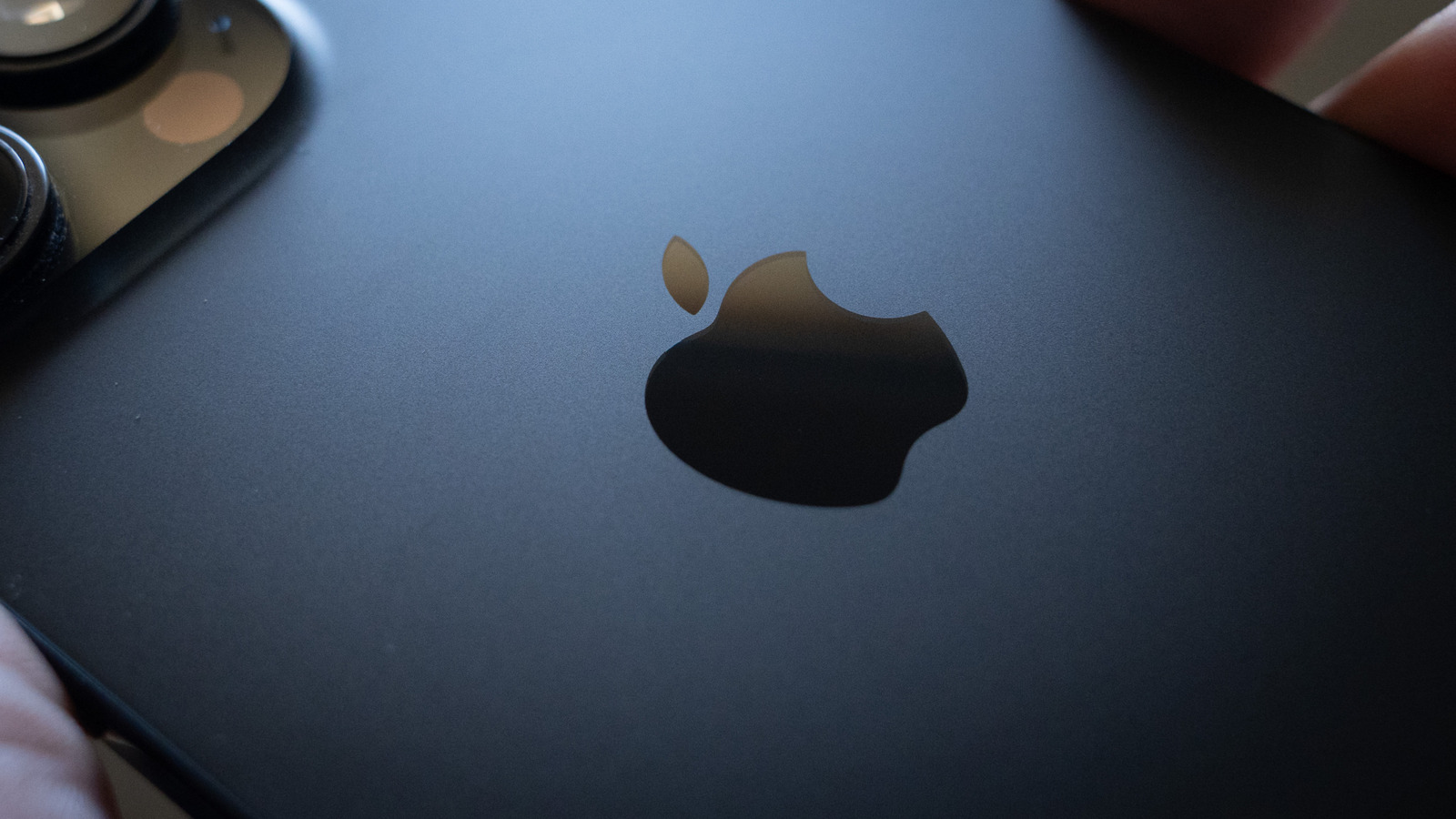 Apple’s Foldable iPhone Ultra Is Built to Be Scarce