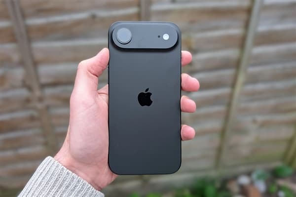 iPhone Air 2’s Dual 48MP Camera Aims to Fix Thin-Phone Photography