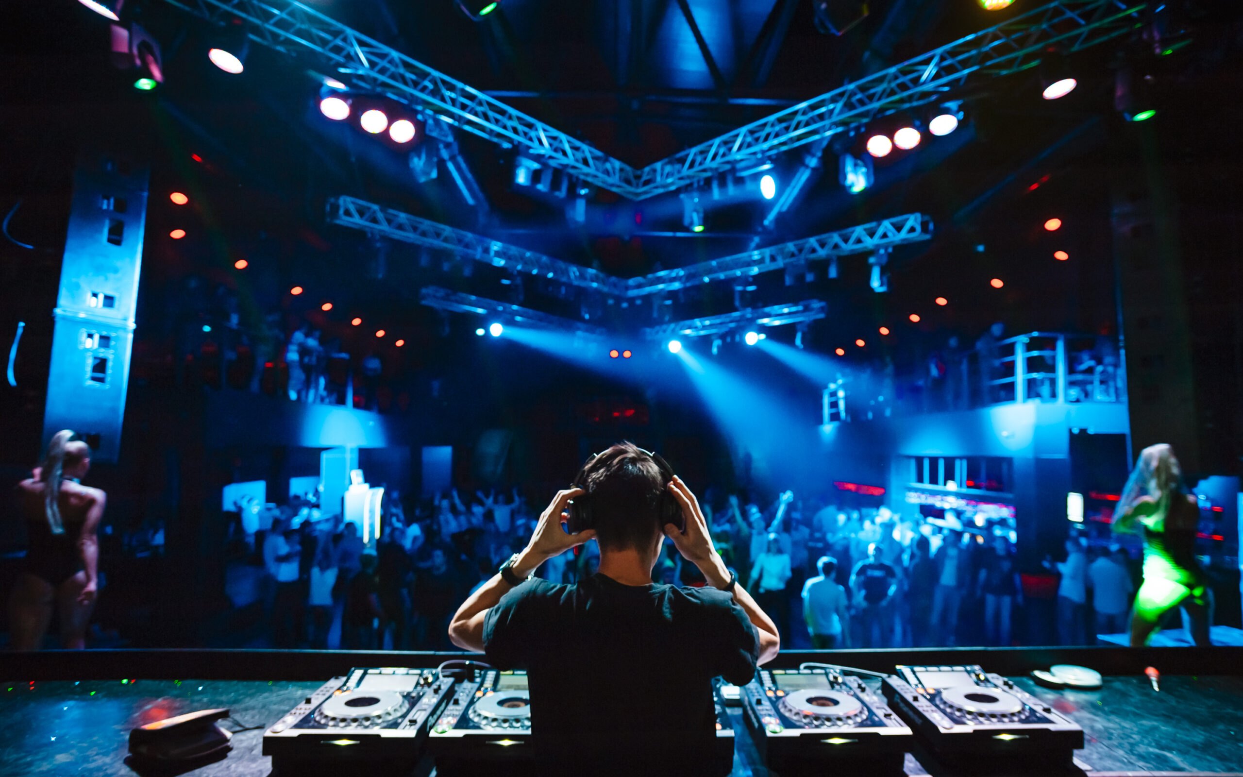 Why Broadcast Professionals Lose Hours to Setup—and How Integrated Workflows Win Them Back