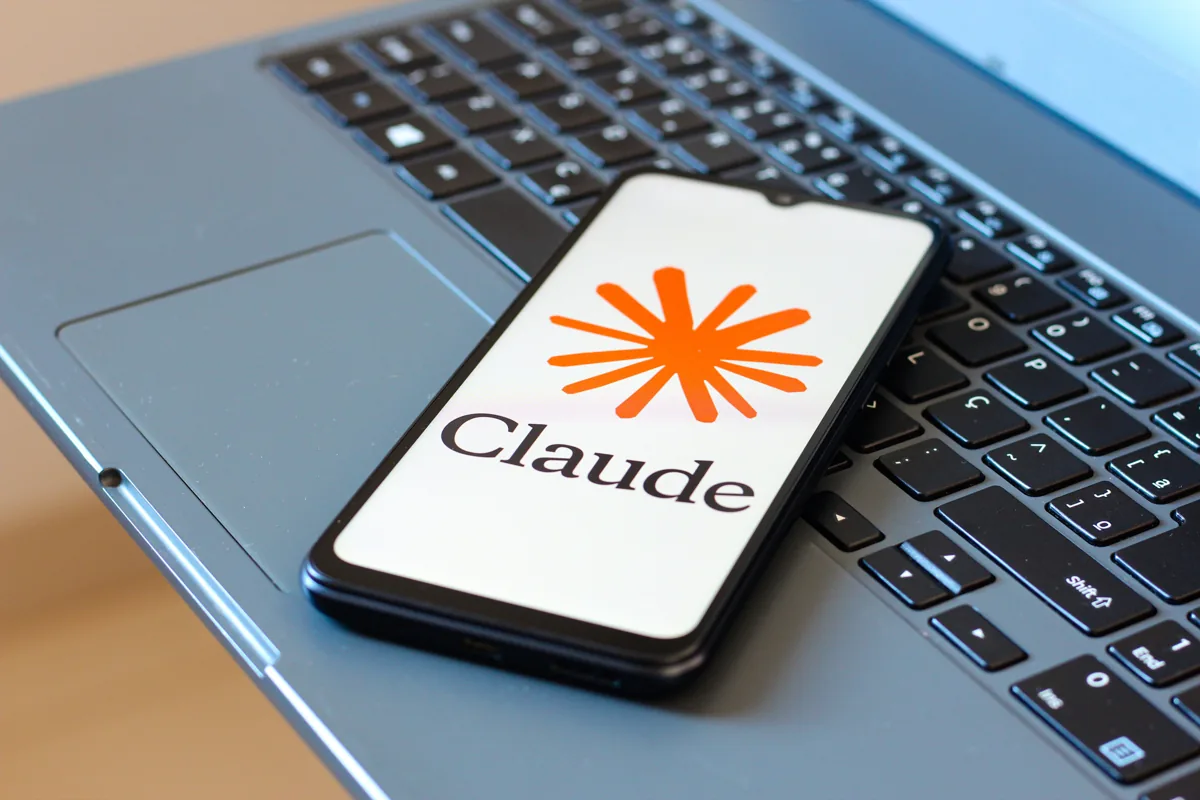 Claude Cowork Goes Mobile: AI Agents Move Beyond Coders