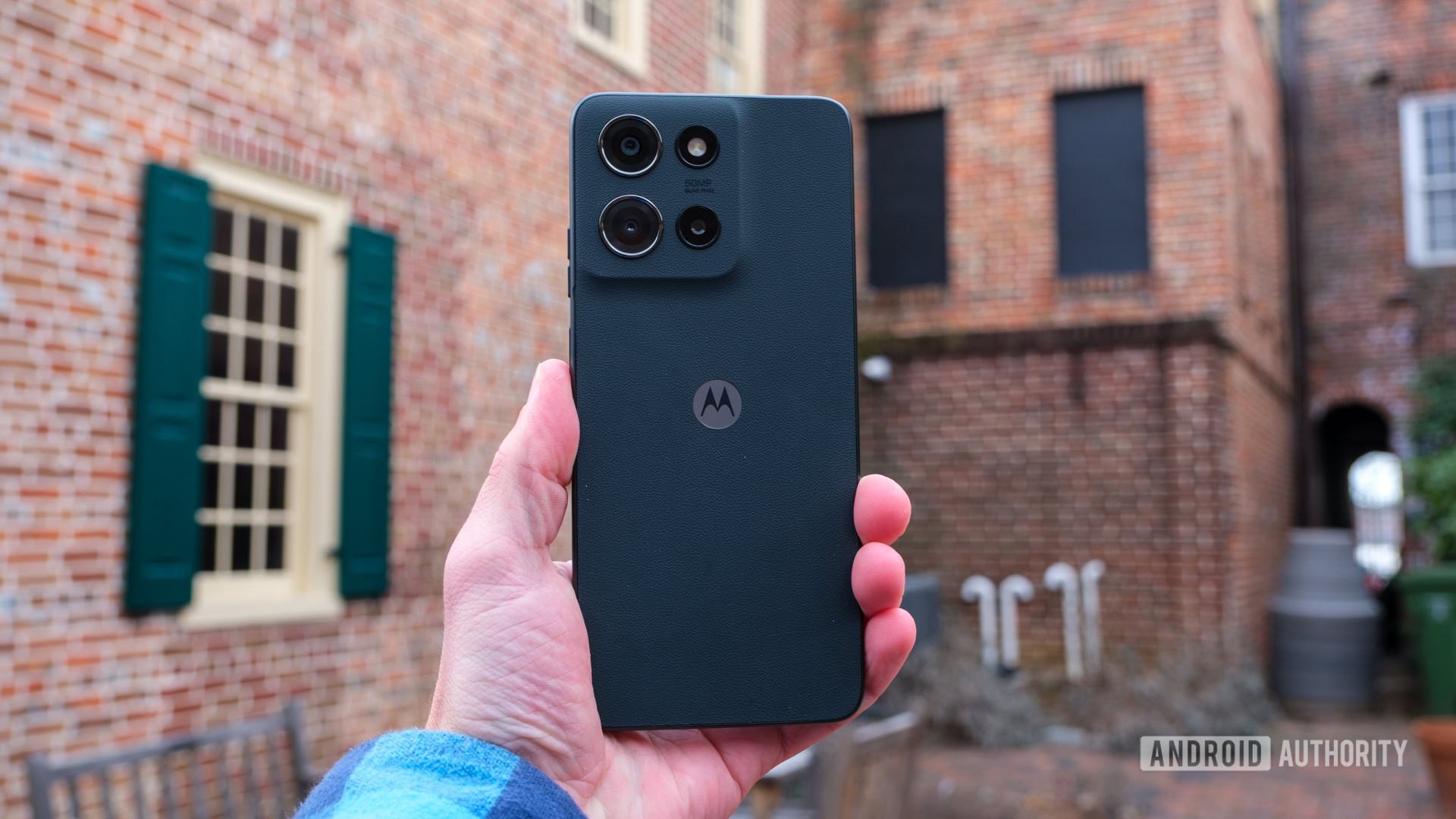 Motorola’s Silicon-Carbon Batteries vs iPhone and Pixel