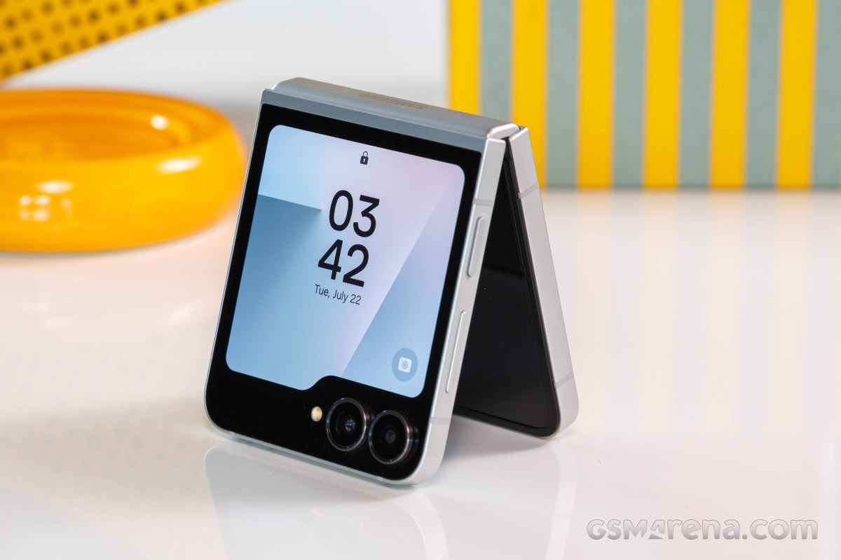 Samsung May Kill the Galaxy Z Flip After Gen 8