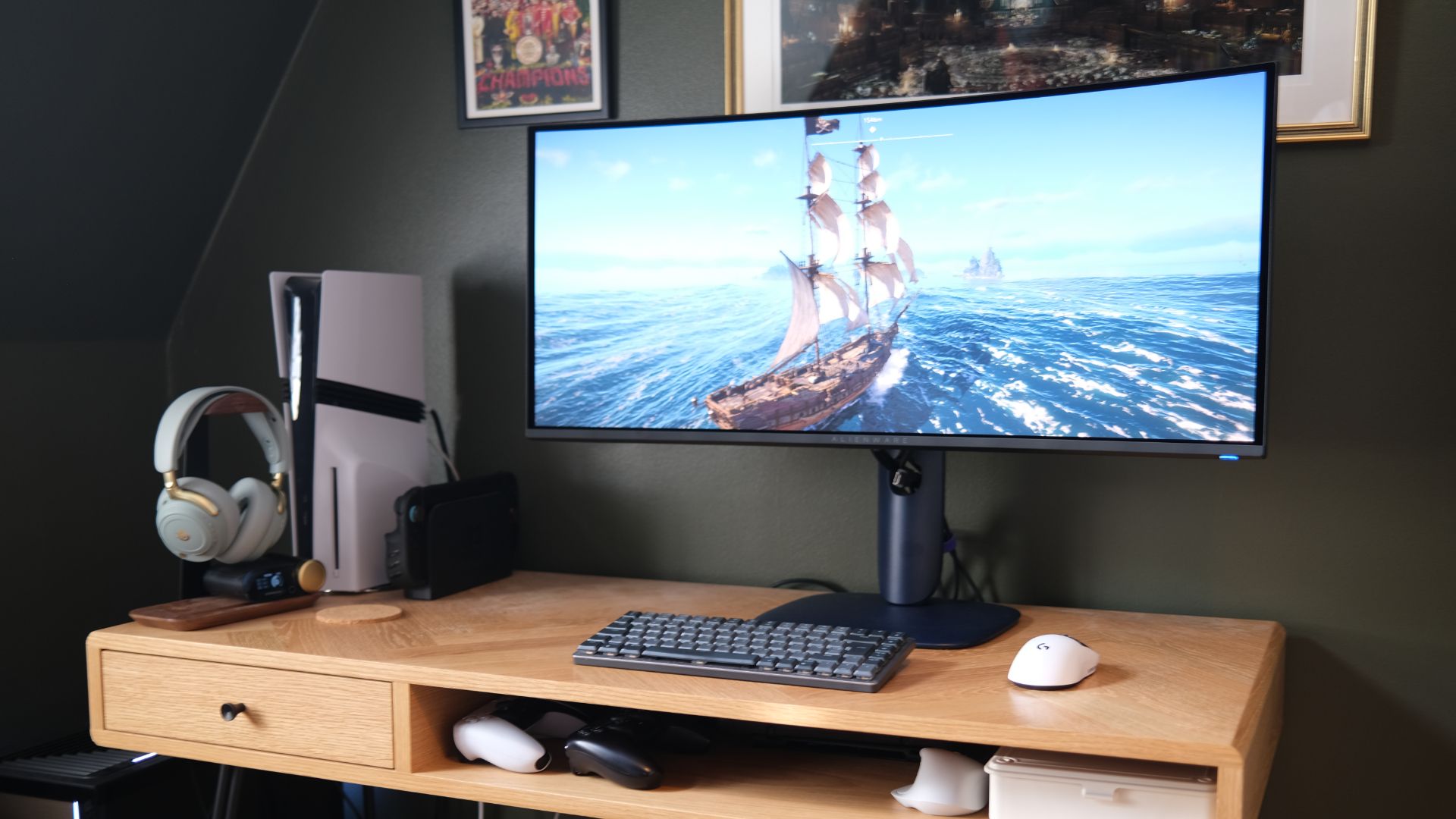 Why Creators and Gamers Keep LCD Monitors Next to OLED