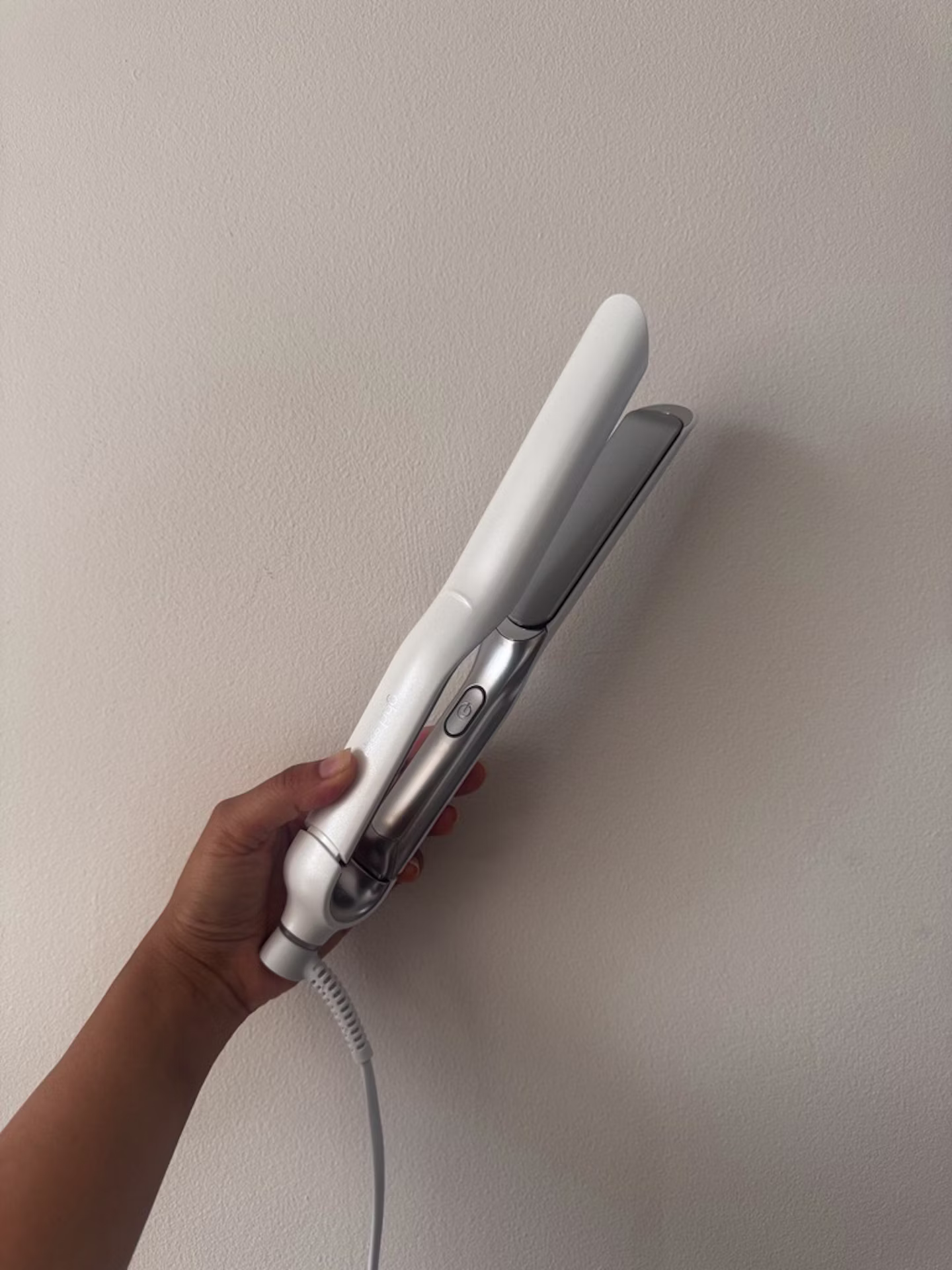 GHD Sculpt Review: AI Heat Adaptation That Makes Straightening Safer and Faster