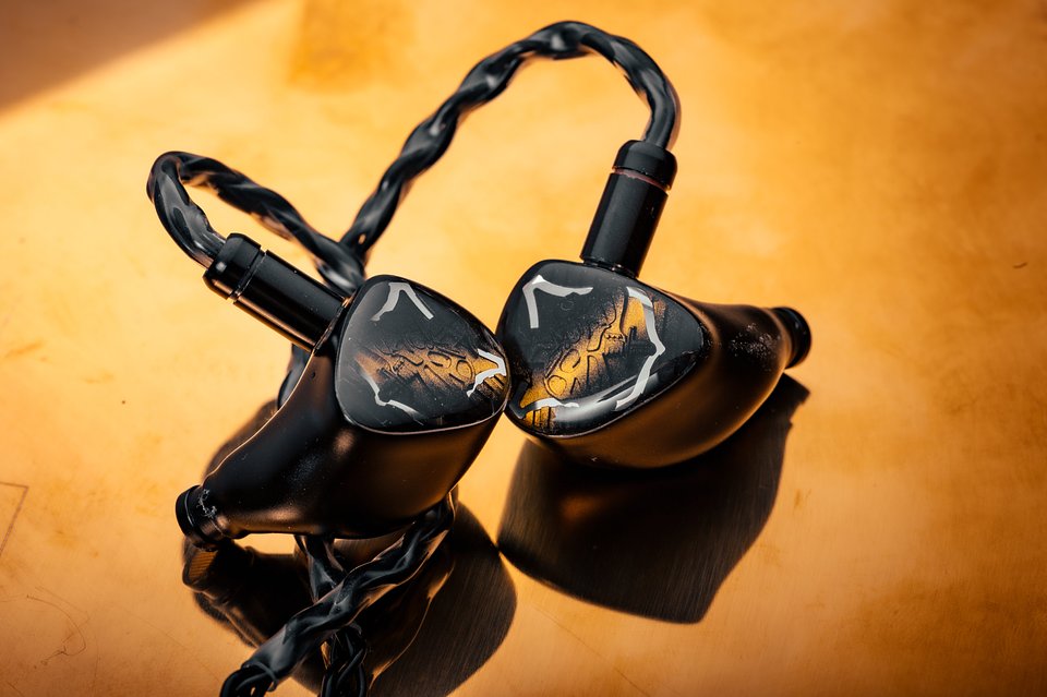 Noble Audio’s Iris vs Vanguard: Two Roads to Reference Sound