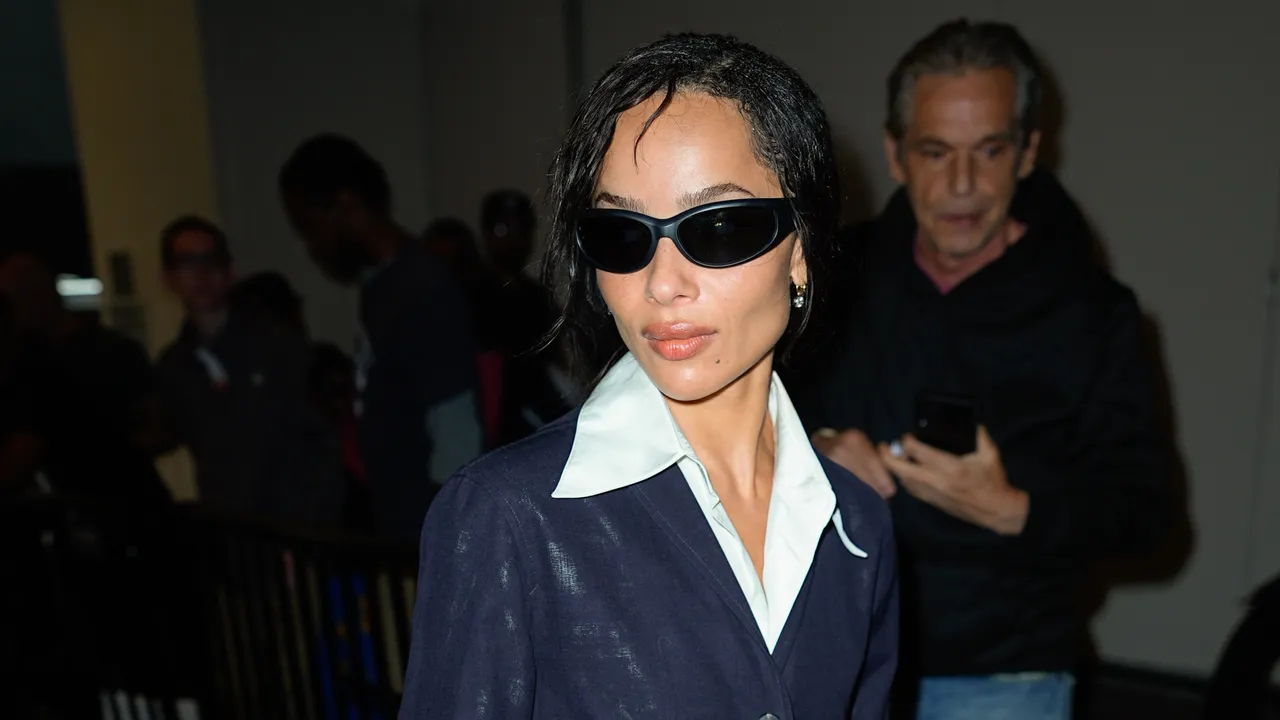 Cat-Eye and Smart Glasses: Celebrity Sunglasses Styling for Every Outfit