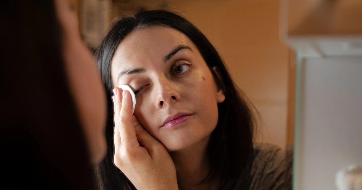 Dermatologists Explain Why Makeup Wipes Are Harming Your Skin—And What to Use Instead