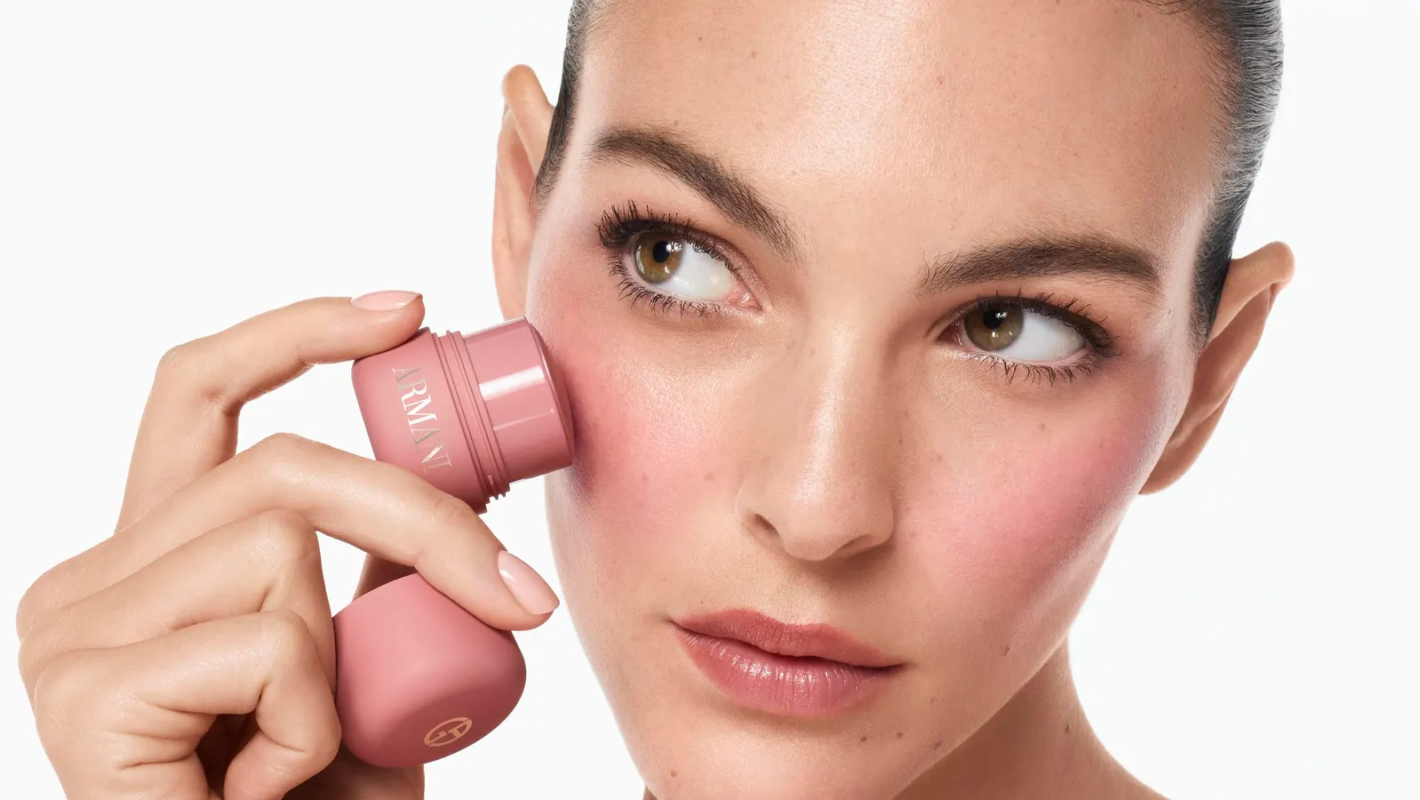 Celebrity Makeup Artists’ Bronzer and Blush Secrets for a Sculpted Glow
