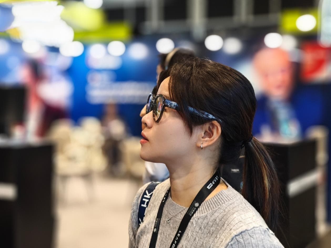 Open-Ear Camera Headsets Are Redefining Mobile Photography