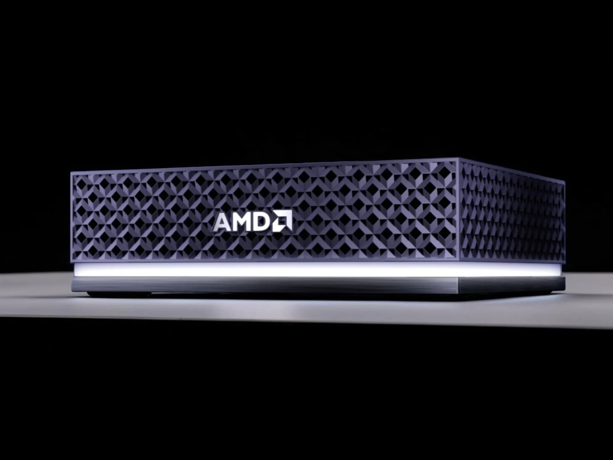 Mini PC Ryzen AI Halo: hiệu năng RTX 4070 trong thân máy bỏ balo