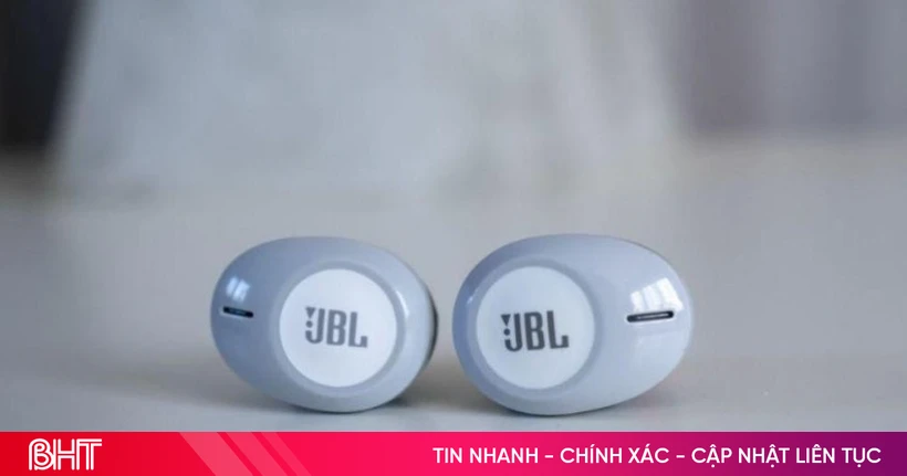 Tai nghe dưới 2 triệu: chọn JBL, Samsung hay Anker cho pin lâu?