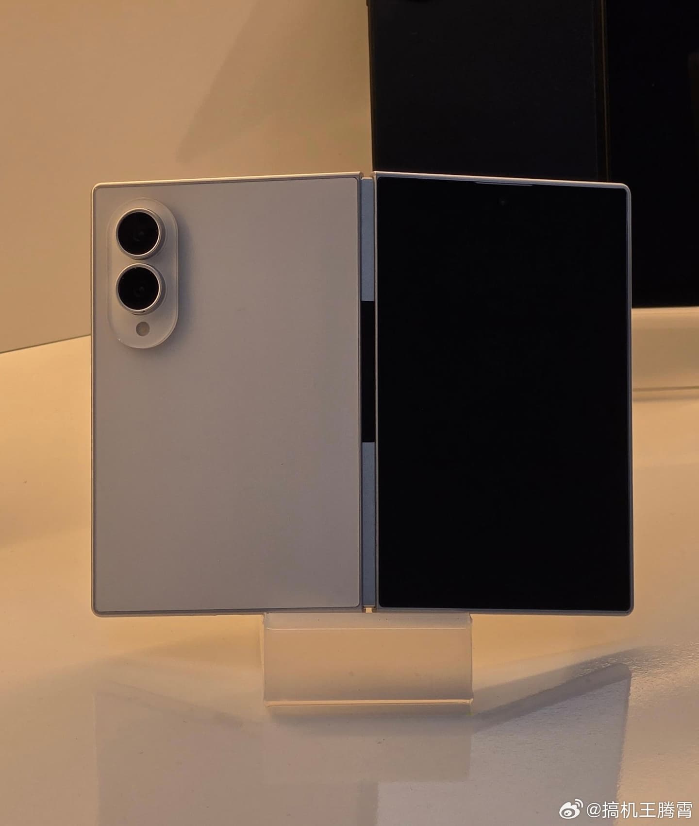 Samsung’s Foldable Trio Breaks Cover in Live Store Images