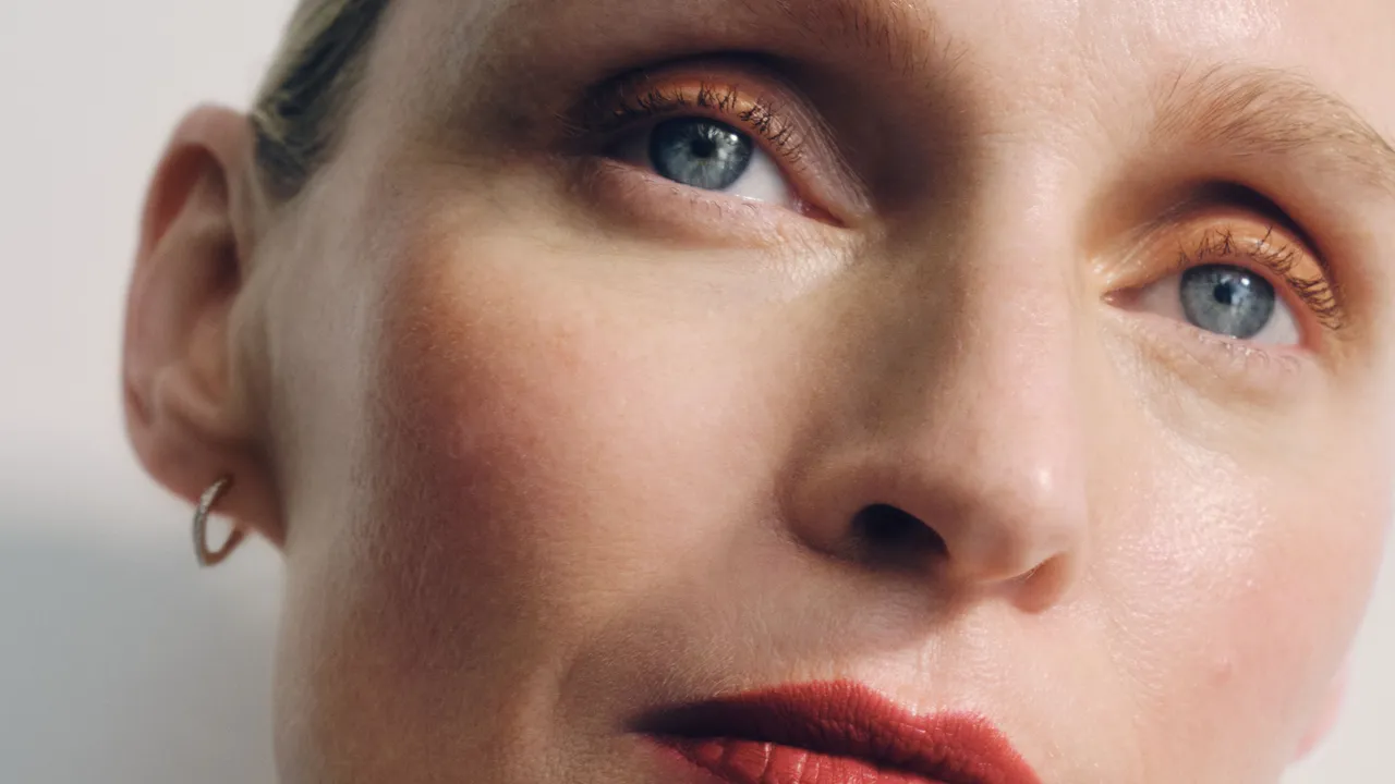 Best Foundations for Mature Skin: Smooth Fine Lines Without Caking