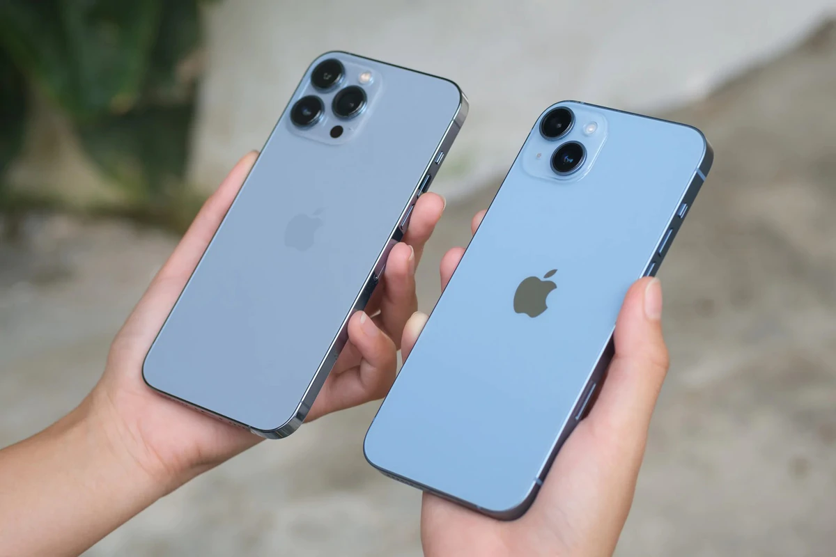 iPhone cũ biến mất khỏi kệ hàng chính hãng: người mua mất gì, được gì?