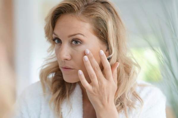 4 thói quen chăm sóc da đang âm thầm làm hỏng làn da bạn