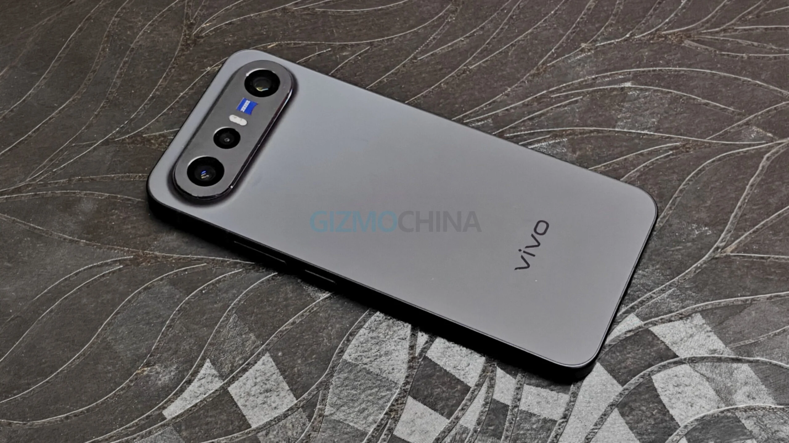 Vivo X300e Leaks: Big Battery Flagship With Smart Storage Choices