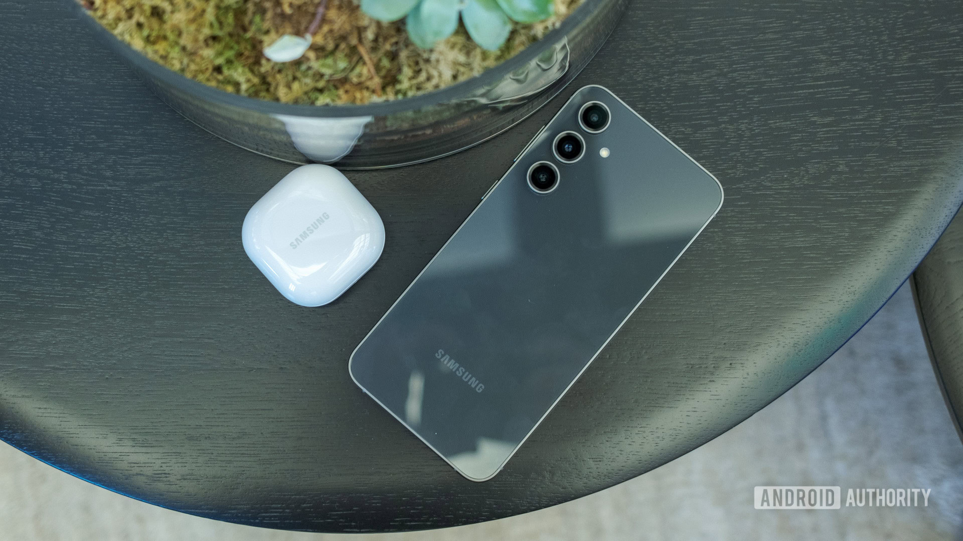 Why Switching Between iPhone and Android Feels Impossible