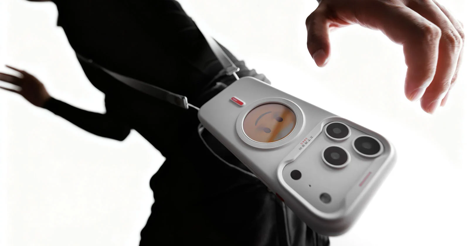 E-Ink Phone Accessories and Detachable Screens Redefine Smartphones
