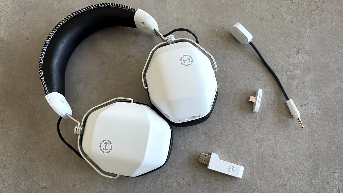 Edifier MR4.5 Studio Monitors Make Wireless Desktop Hi‑Fi Practical