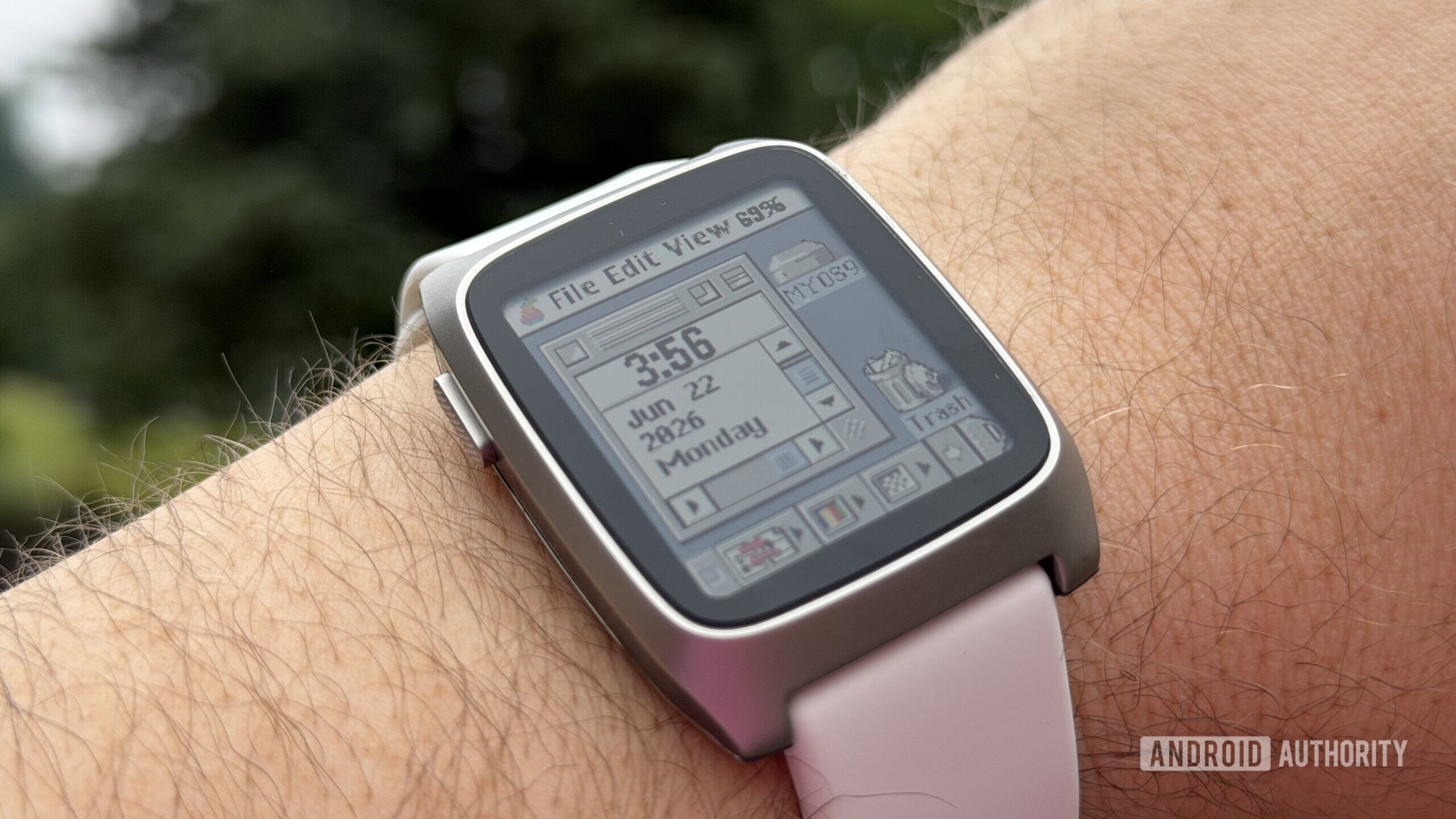 Smartwatch Screen Durability Crisis: What Pebble Time 2’s Cracking Displays Reveal