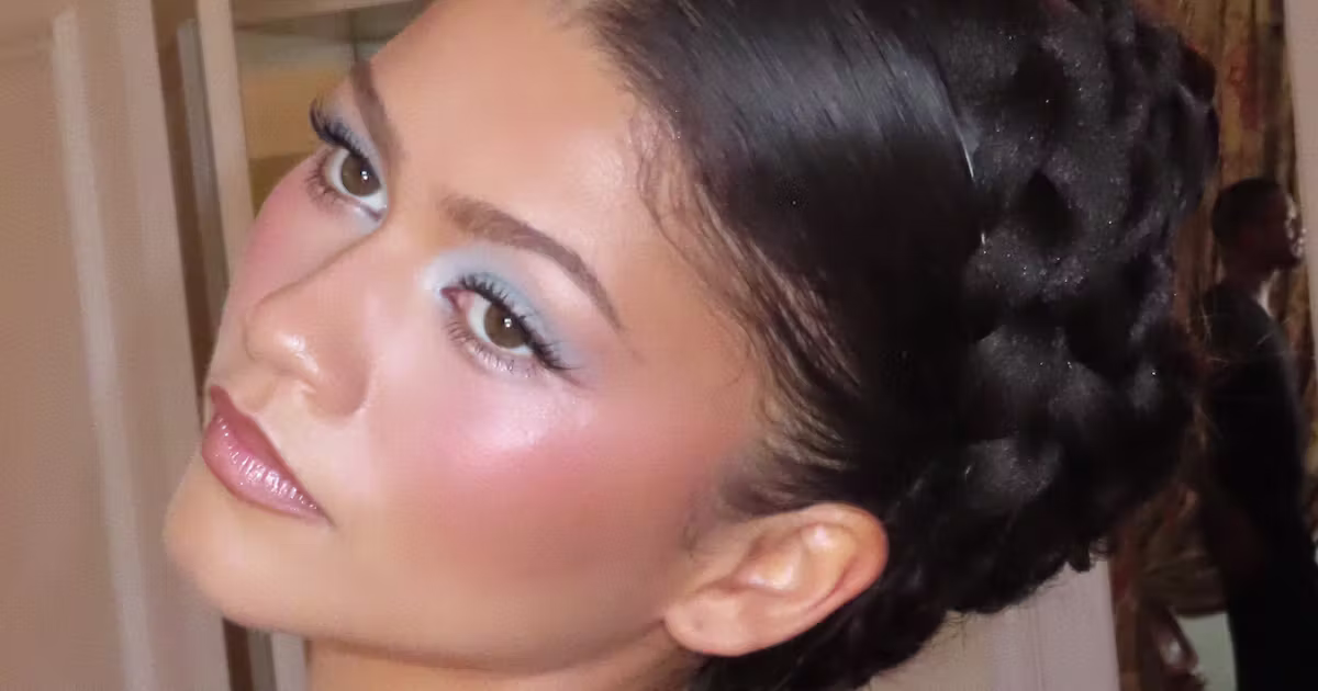 Master Summer’s Coolest Eye Makeup Trends: Icy Blue & Watercolor