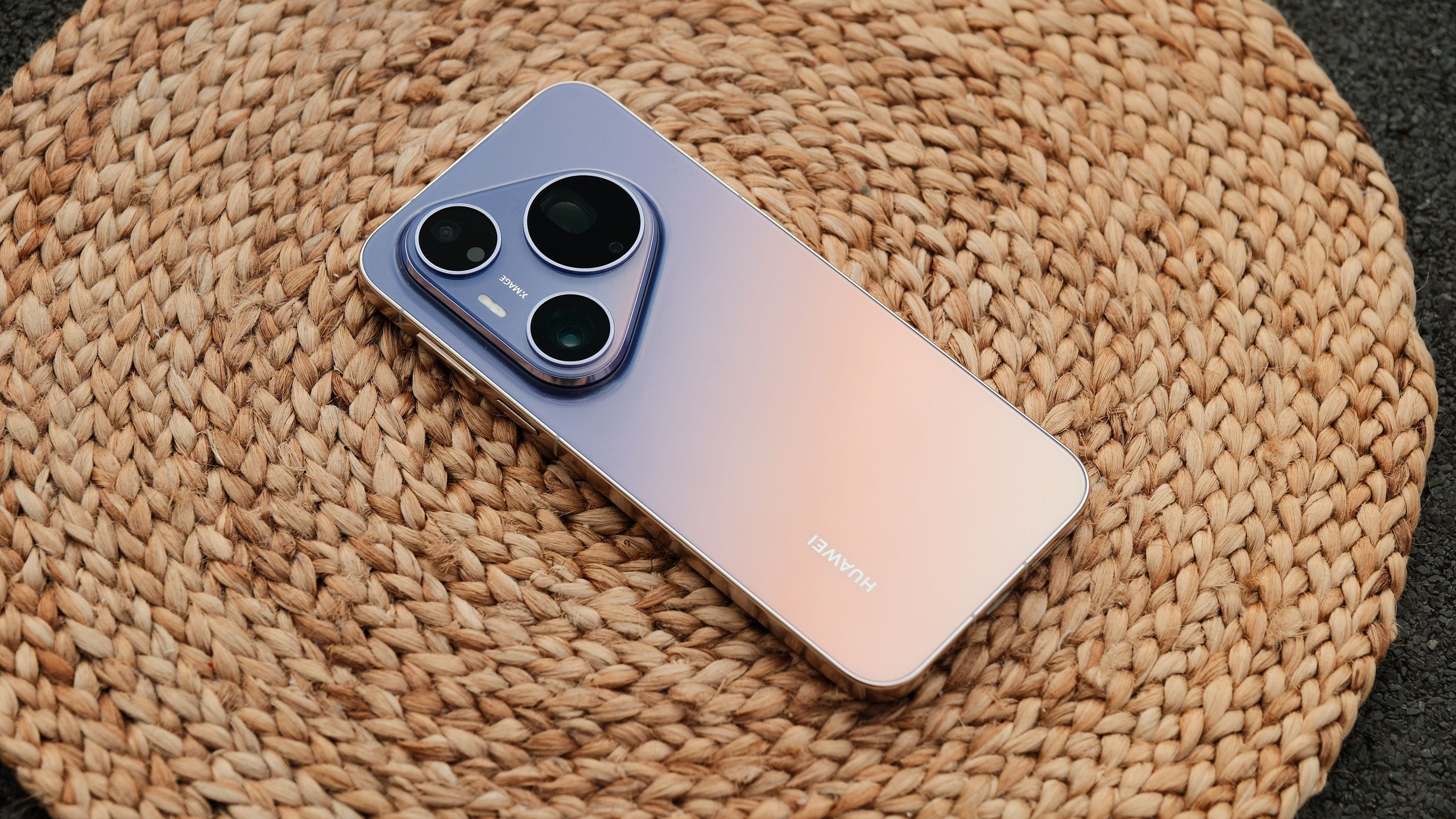 200MP Telephoto Meets Variable Aperture: Huawei’s New Camera Flagship Explained