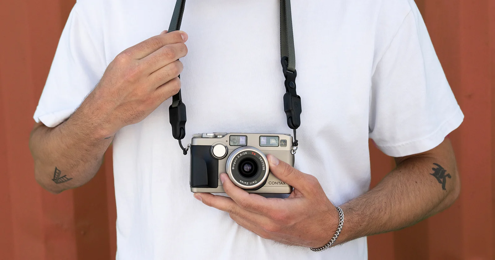 Magnetic Camera Strap System Puts Speed Back Into Shooting