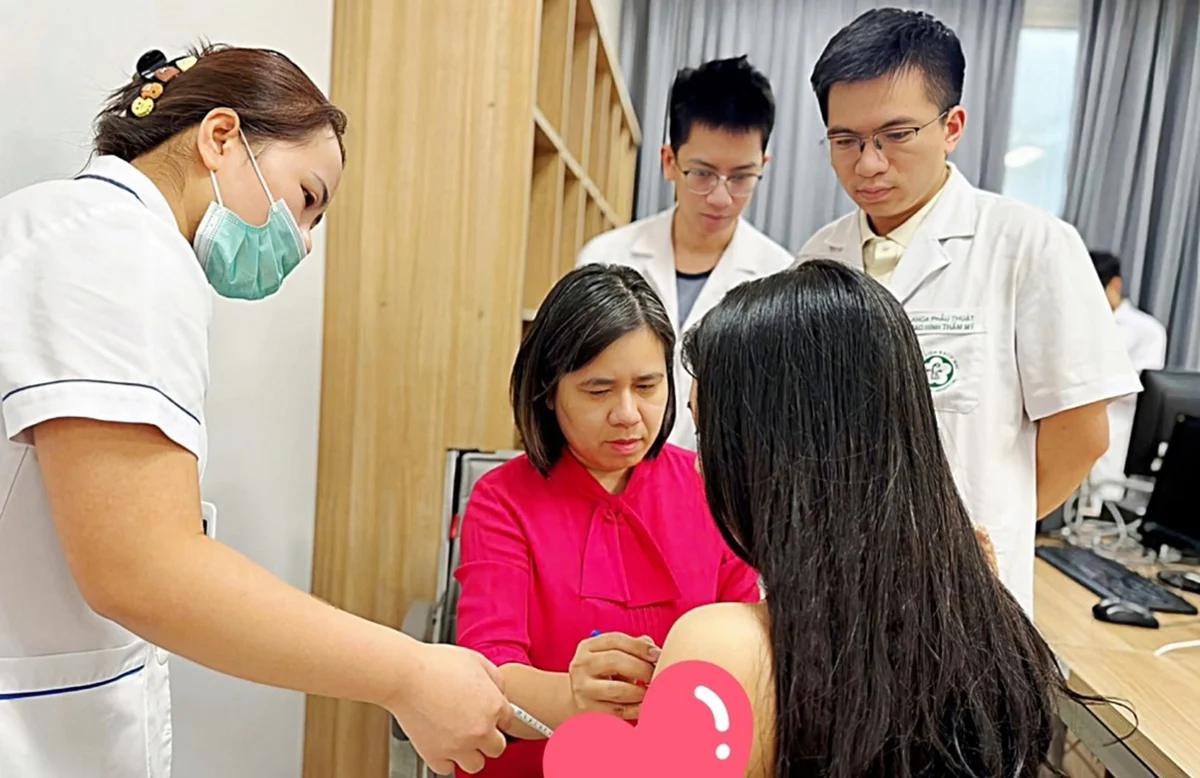 Vì sao nhiều phụ nữ Việt kiều quay về nước để sửa nâng ngực?