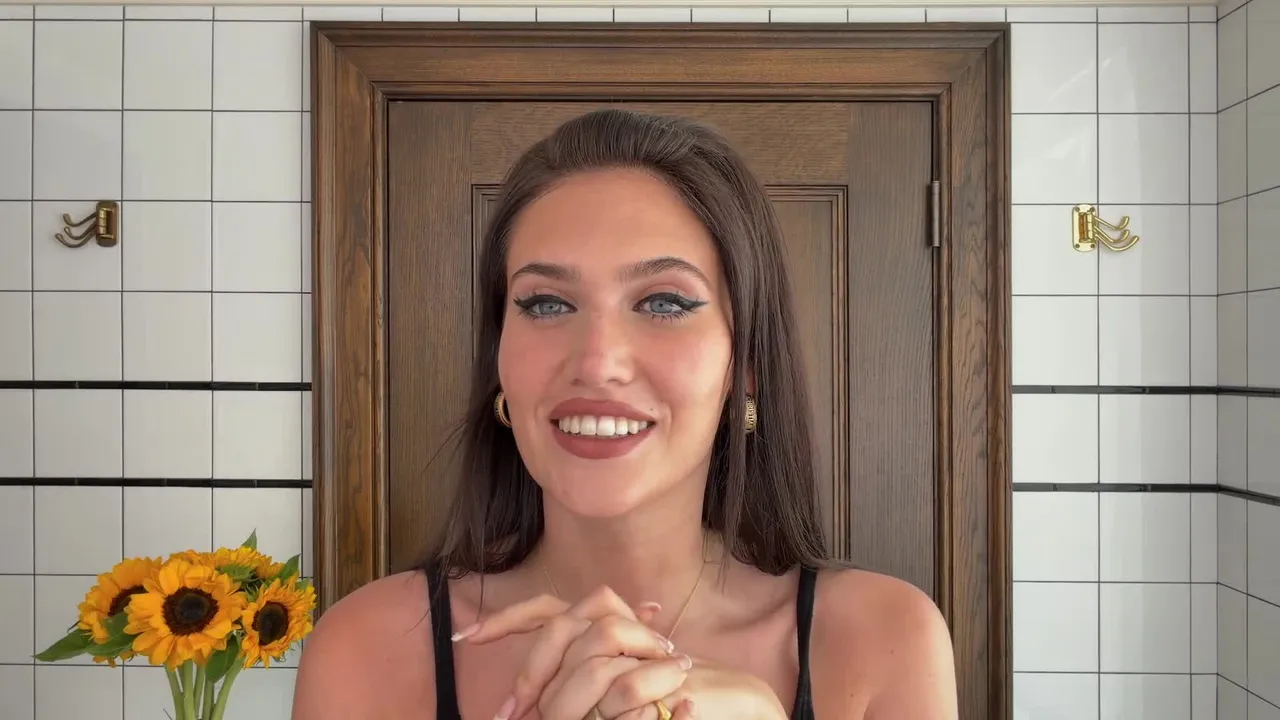Recreate a Signature Smokey Eye With Just Two Products