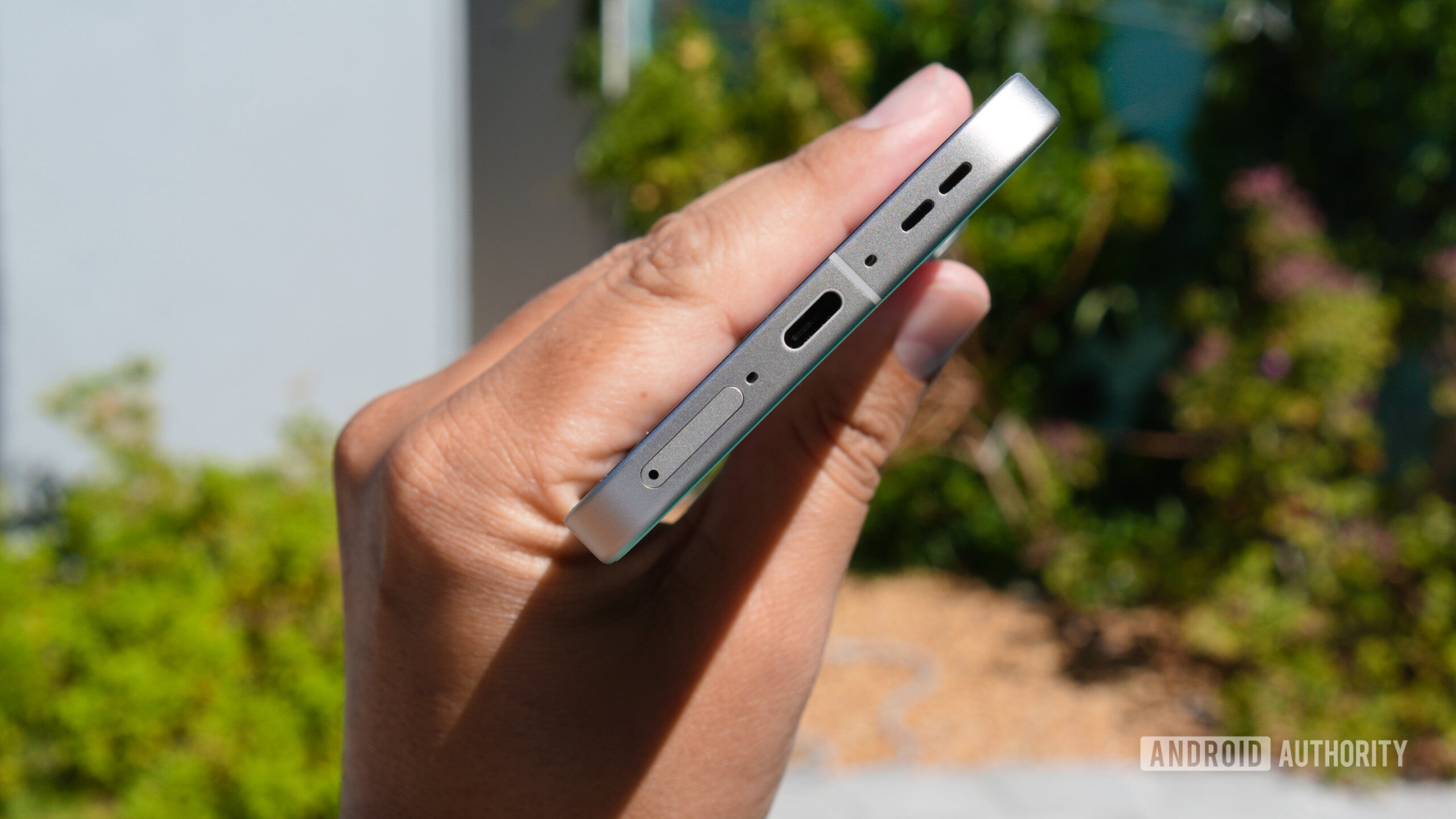 Why Battery Life Claims Don’t Match How Long We Keep Our Phones