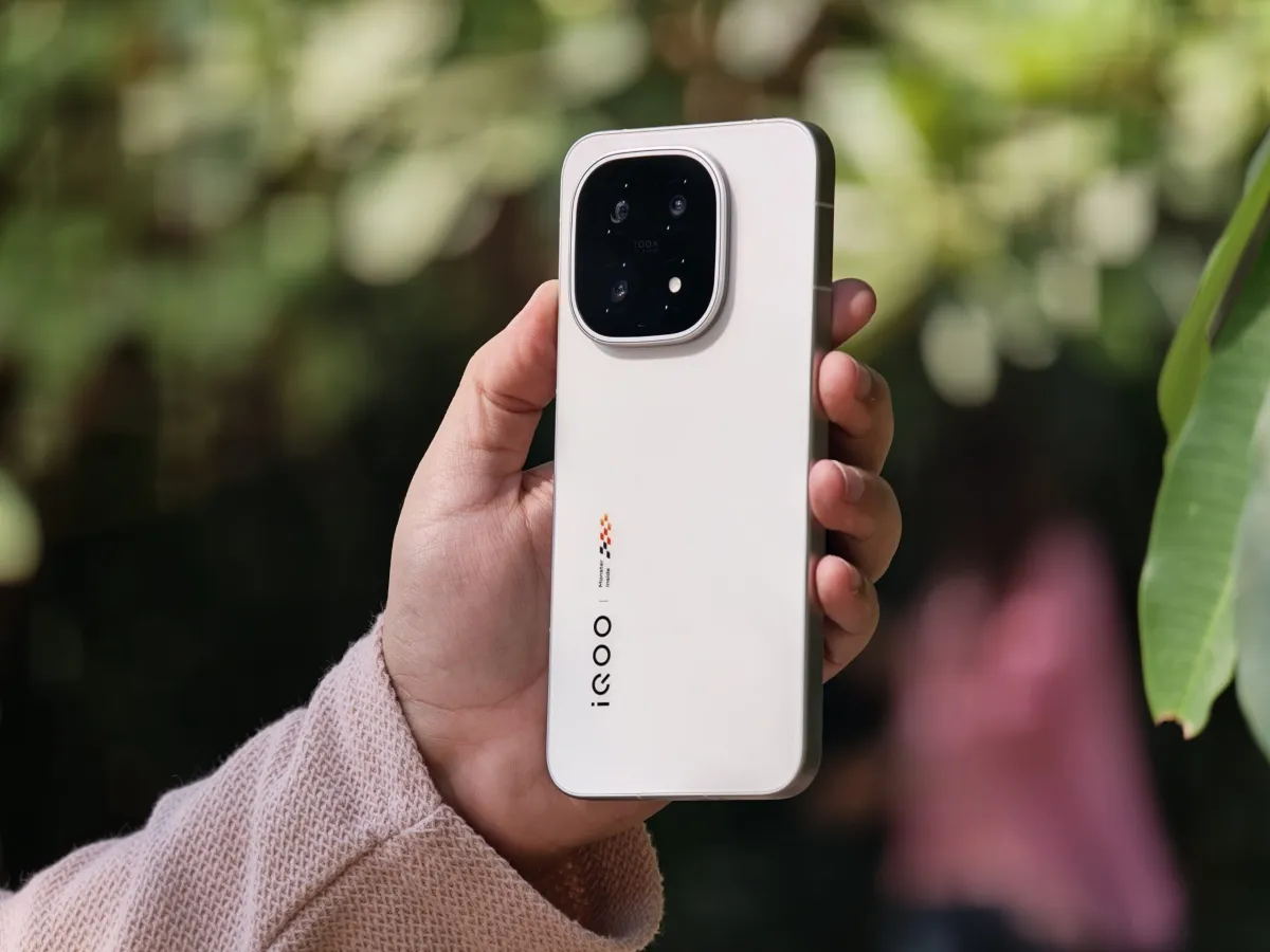 iQOO 16 Leak: Big Battery, Elite Snapdragon and Serious Ambition