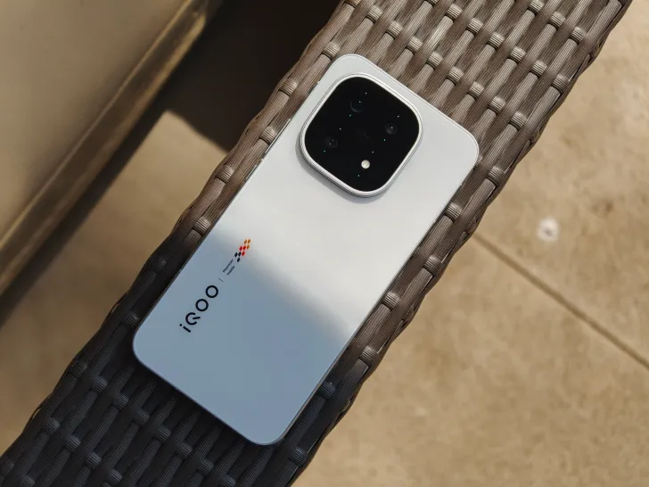 iQOO 16’s 8,500mAh Battery and Snapdragon 8 Elite: A New Kind of Flagship?