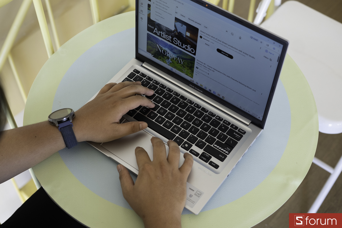 Chọn laptop đúng theo ngành học: Quản trị, Logistics, Du lịch
