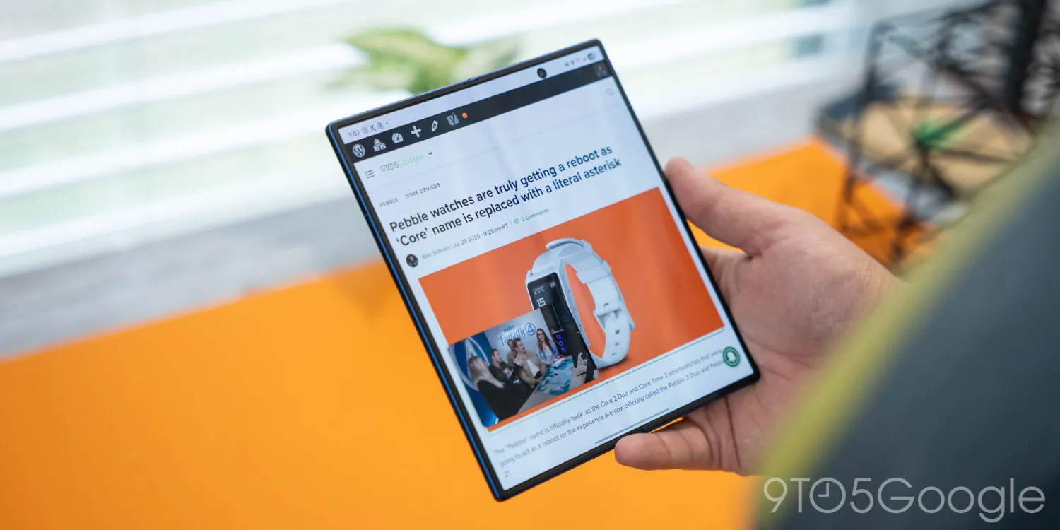 How Samsung’s Flex Titanium Display Tackles Foldable Creases