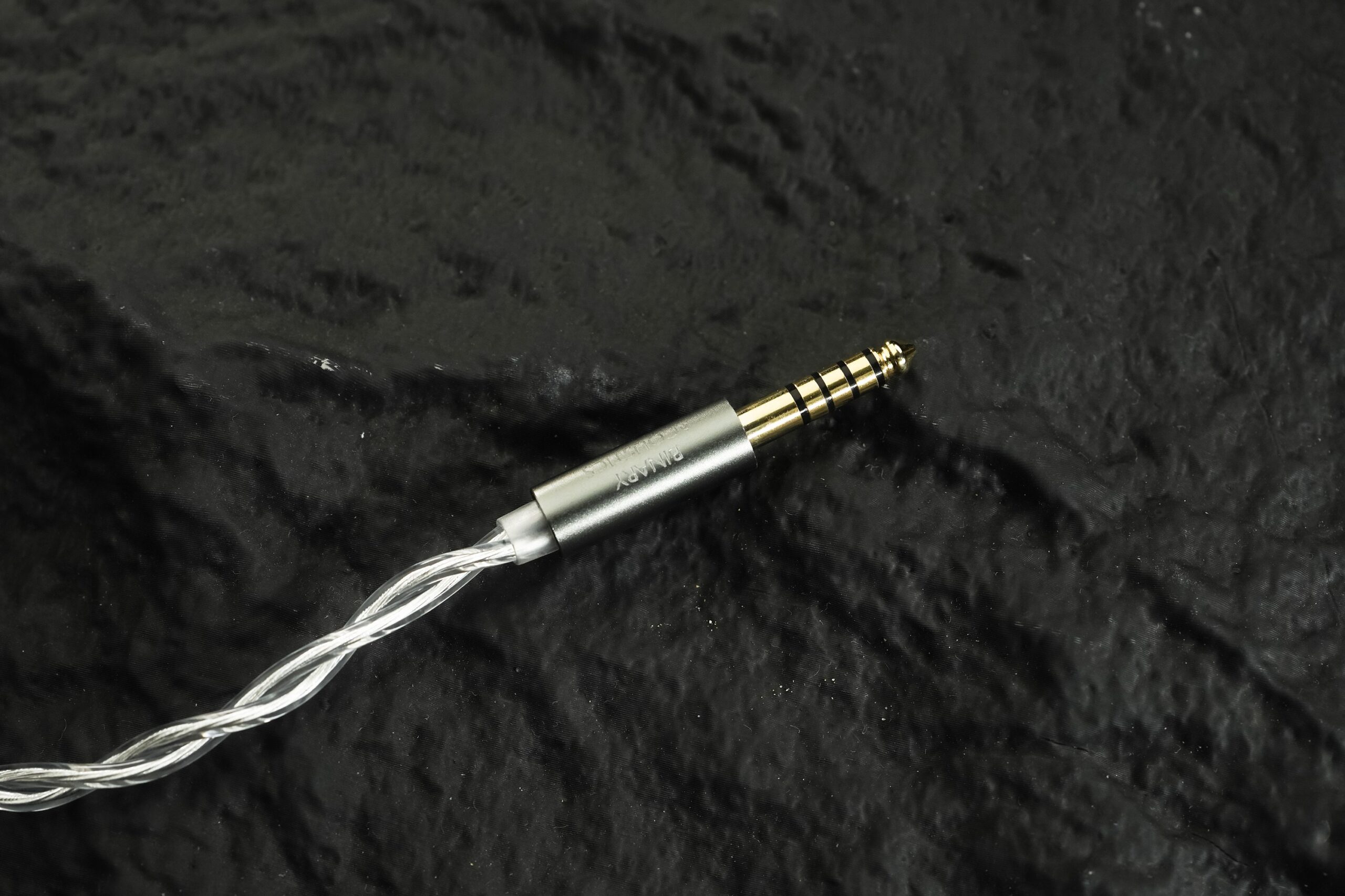 Binary Acoustics 1900 và FiiO Snowsky Oak Nano: nên chọn tai nghe hybrid hay IEM đơn dynamic?