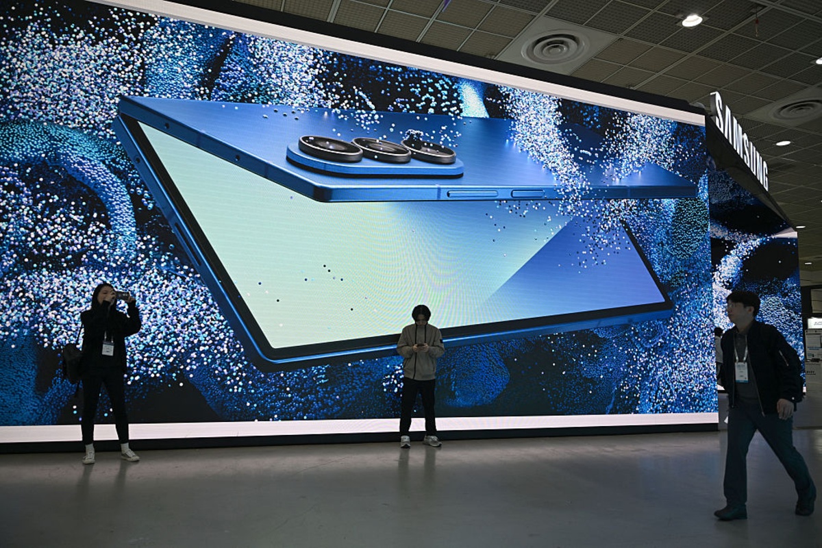 Galaxy Z Fold 8 Launches With Flex Titanium and Passport-Style Design